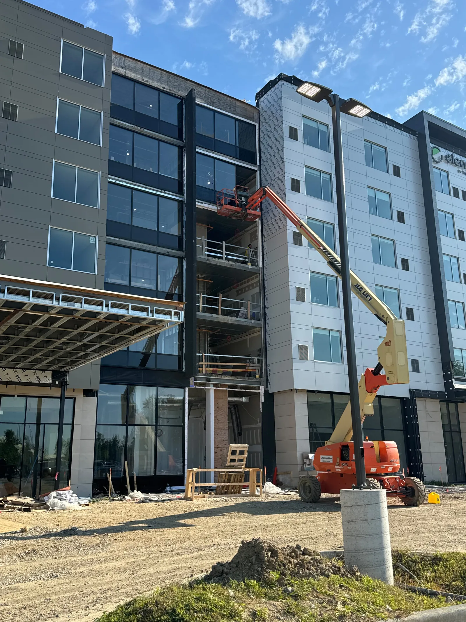 Glass installation project 18 — Tell Projects Houston TX